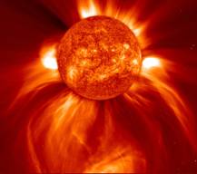 3. kép. Többmilliárd tonna anyagot kidobó napkitörés (Coronal Mass Ejection, CME) szemléltetése. A LASCO űrszonda felvétele. 